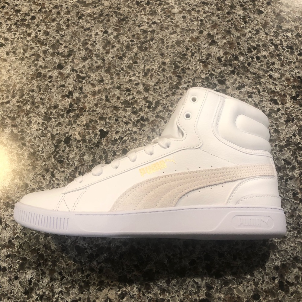 Women’s white Puma hightop, brand new, 8.5
